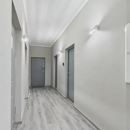 Light Centre شقة *
