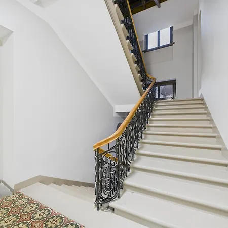 Light Centre Apartment